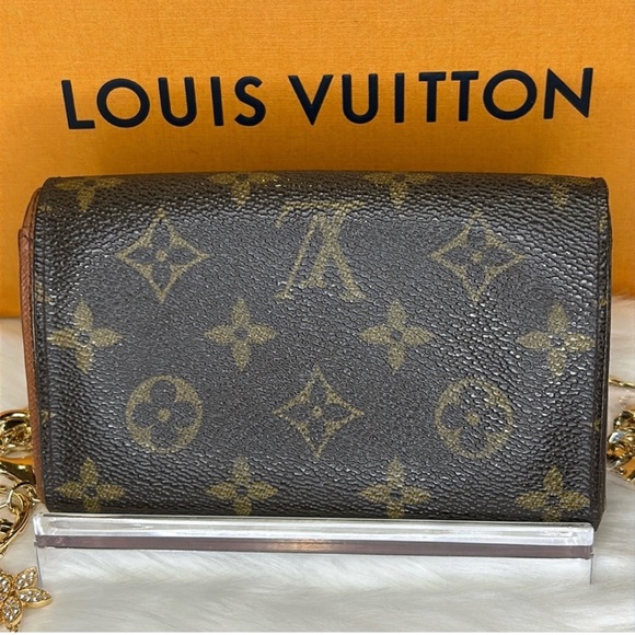 VINTAGE LOUIS VUITTON Monogram
Porte Monnaie Tresor Wallet. - Picture 3 of 10